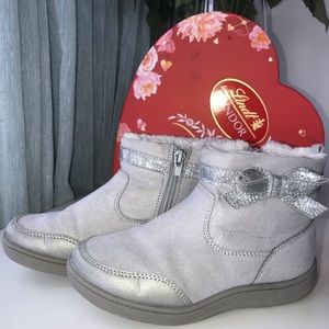 Stride Rite Boots Toddler size 11 LIKE NEW FUR WARM SPRING WINTER FALL COZY